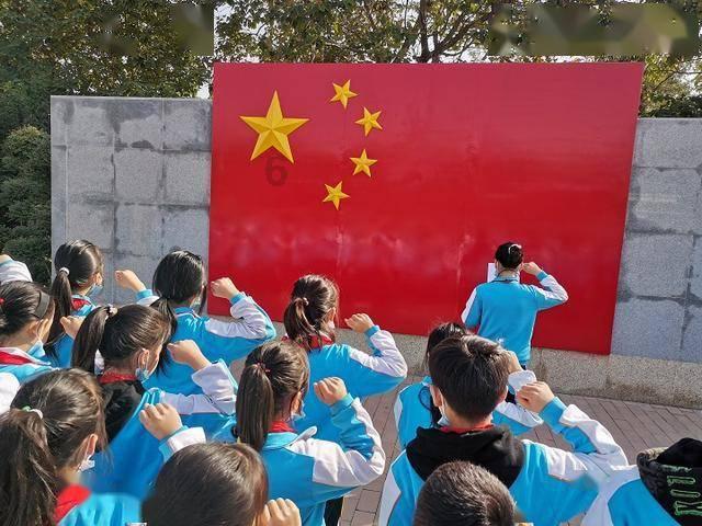 海口秀英区天海社区搭建“民生”市场 让流动商贩有了“家”